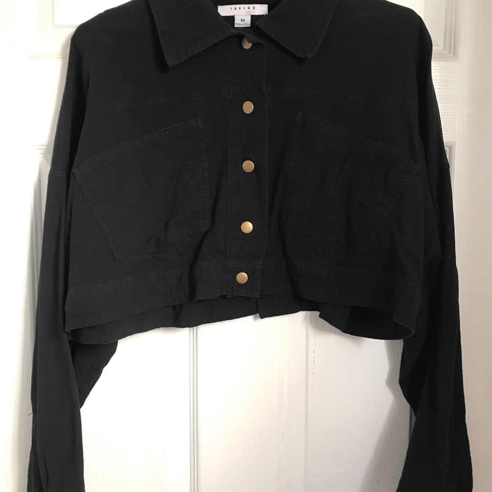 Black crop top
